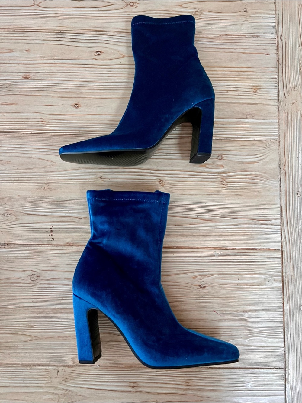 Steve Madden Vinka Blue Velvet Sock Booties Size 7.5